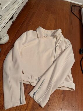 Cream Buckle (DAYTRIP) jacket